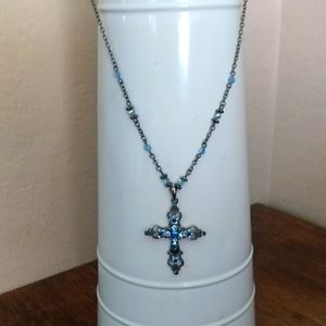 Silvertone Necklace w/Cross Pendant
